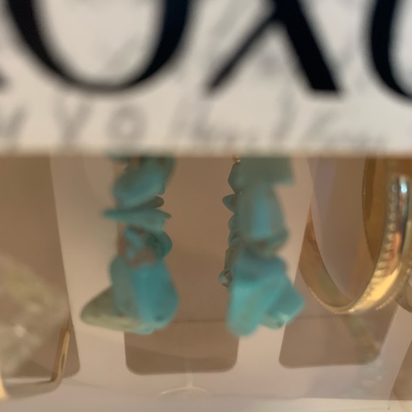 XOXO 3 piece boxed earring set. New - Picture 4 of 9